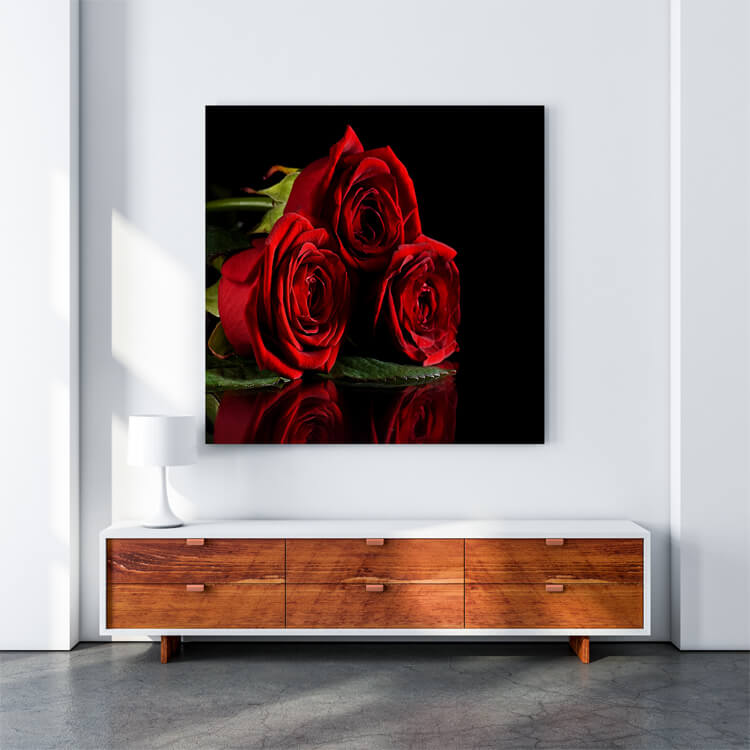 M4 0011 M Mockups 0007 1600934 three red roses AOAY1163