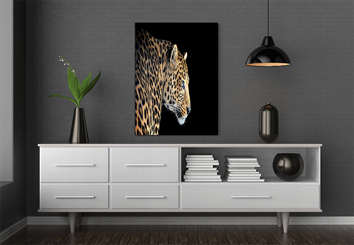 M3 0014 MOCKups 0015 Print Landscape 0003 22676010 leopard portrait on dark background AOAY1716