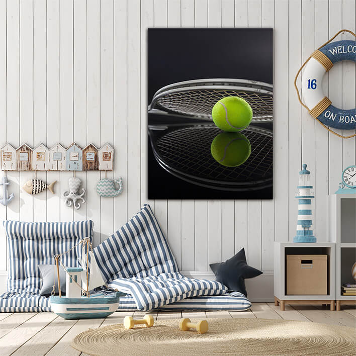 M1_0009_MP__0027_PRINT_L_0014_29579076_symmetrical-view-of-tennis-racket-on-ball-with-reflection_AOAY2456