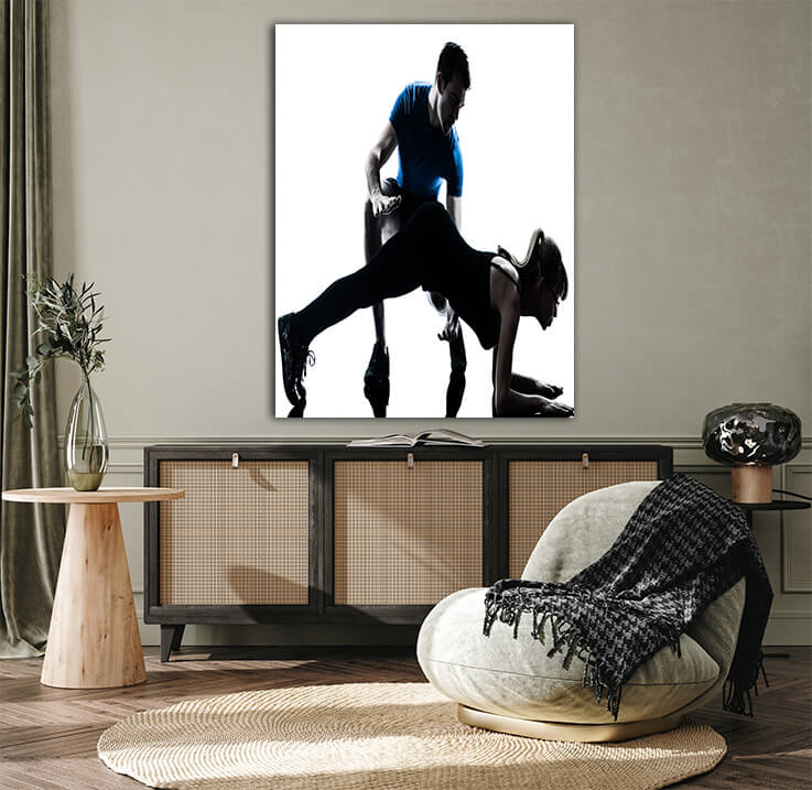 M4 0013 MP 0017 PRINT 0025 13608380 aerobics intstructor with mature woman exercising silhouette AOAY2615