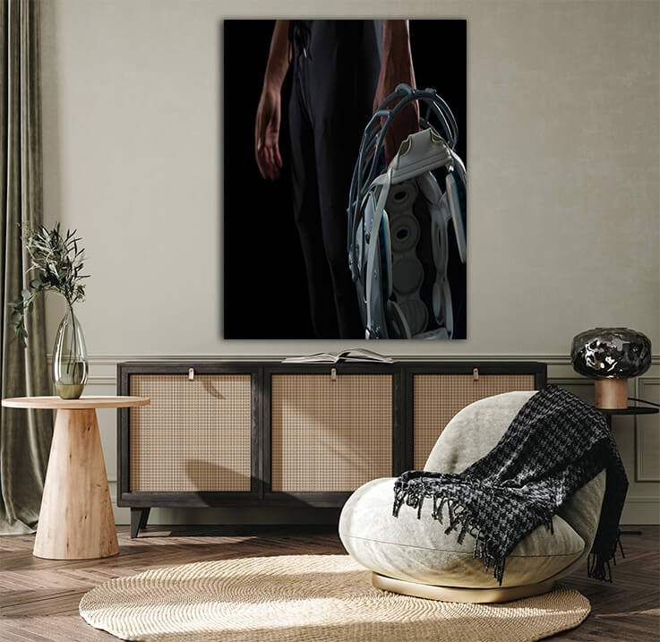 M4 0032 MP 0040 PRINT 0001 29575672 american football player holding a head gear AOAY2656