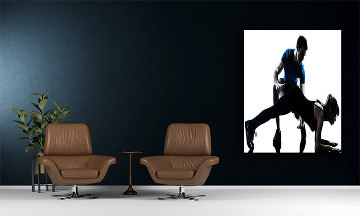 M5 0013 MP 0017 PRINT 0025 13608380 aerobics intstructor with mature woman exercising silhouette AOAY2615