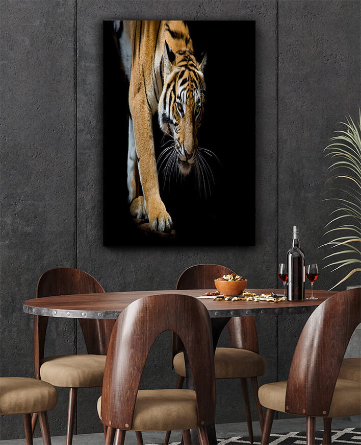 M6 0009 MP 0010 PRINT L 0023 19716960 beautiful tiger walking step by step isolated on black AOAY2287