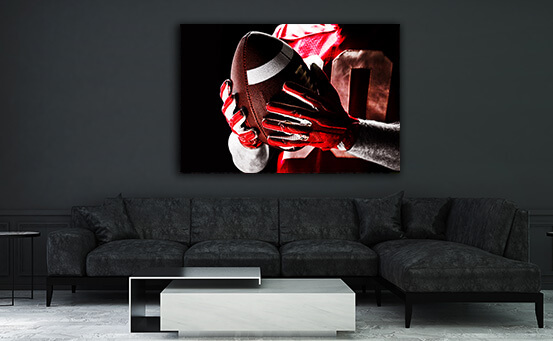 2M 0012 ML 0012 29750020 american football player holding rugby ball AOAY2671