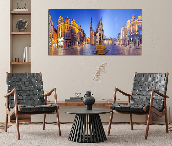 M1 0023 ML 0024 20931766 night skyline of poznan old market square in western poland AOAY3164