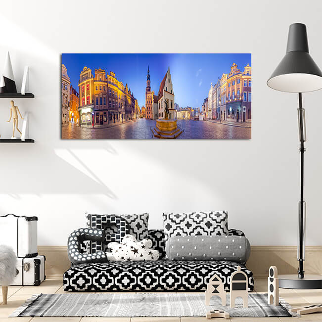 M4 0018 ML 0024 20931766 night skyline of poznan old market square in western poland AOAY3164