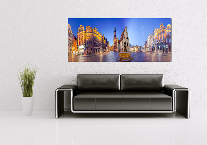 M9 0013 ML 0024 20931766 night skyline of poznan old market square in western poland AOAY3164