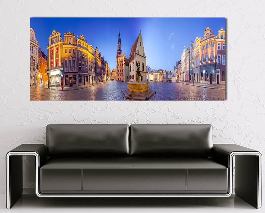 N4 0013 ML 0024 20931766 night skyline of poznan old market square in western poland AOAY3164