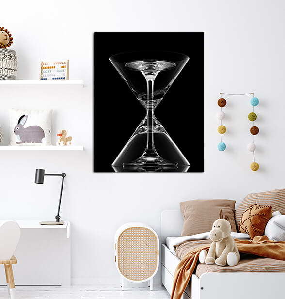 N4_0018_MP_0031_PRINT_P_0033_4850874_mixing-of-cocktail-glasses-on-black-background-and-reflection_AOAY2474