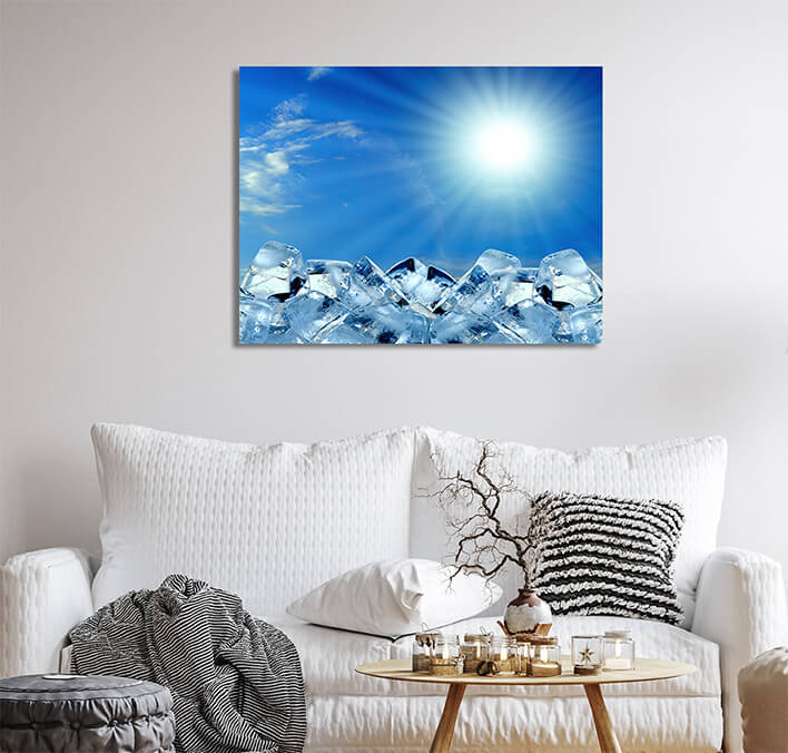 2M_0013_MS__0006_26815434_ice-cubes-in-blue-sky_AOAY2928
