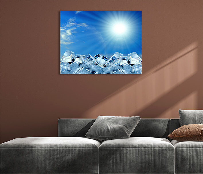 5M_0013_MS__0006_26815434_ice-cubes-in-blue-sky_AOAY2928