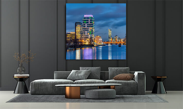 M1 0003 ML PORT 0002 31043346 the river spree in berlin at night AOAY3436