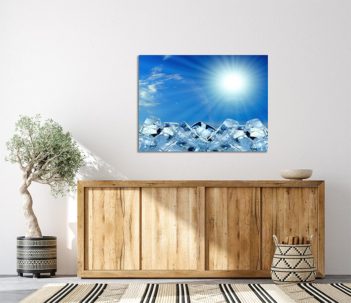 M1_0013_MS__0006_26815434_ice-cubes-in-blue-sky_AOAY2928
