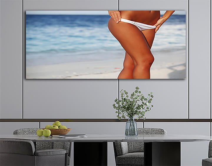 M20 0016 ML 0029 5073130 woman in bikini AOAY3376