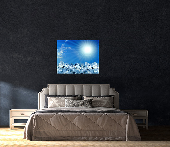 M3_0013_MS__0006_26815434_ice-cubes-in-blue-sky_AOAY2928