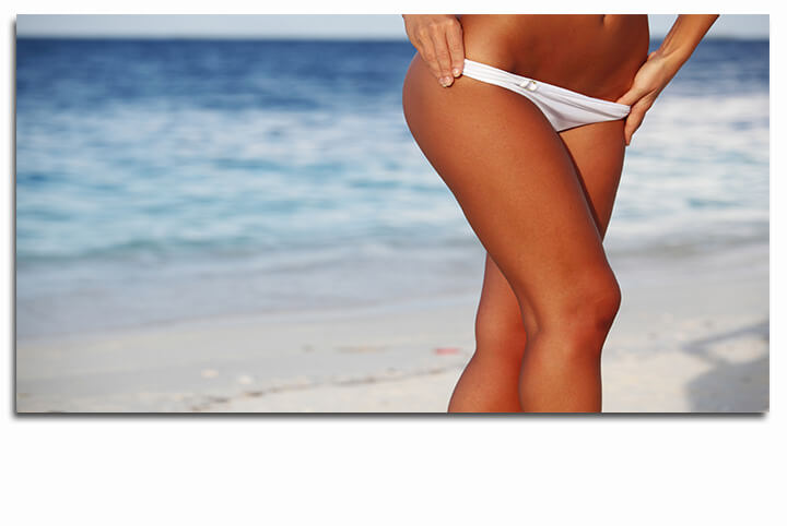M5 0023 ML 0029 5073130 woman in bikini AOAY3376