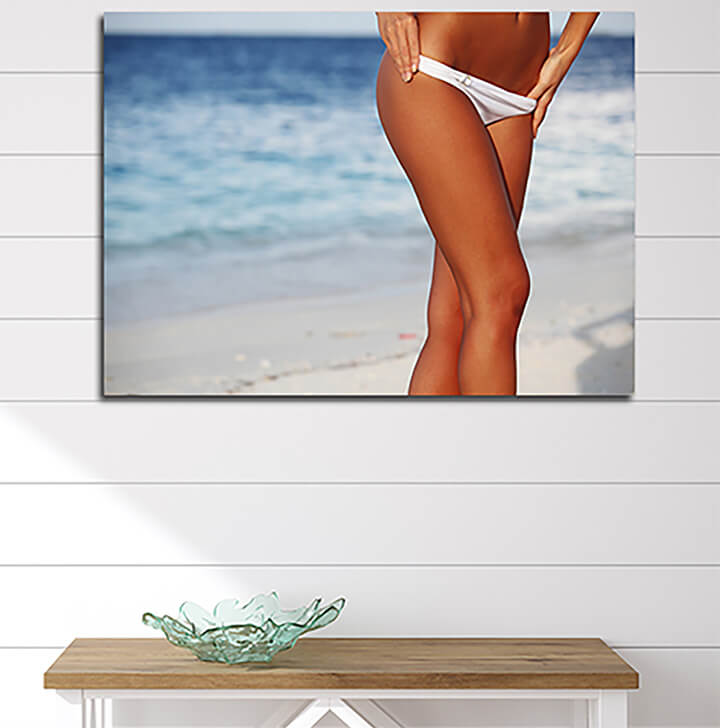 M60 0010 ML 0029 5073130 woman in bikini AOAY3376
