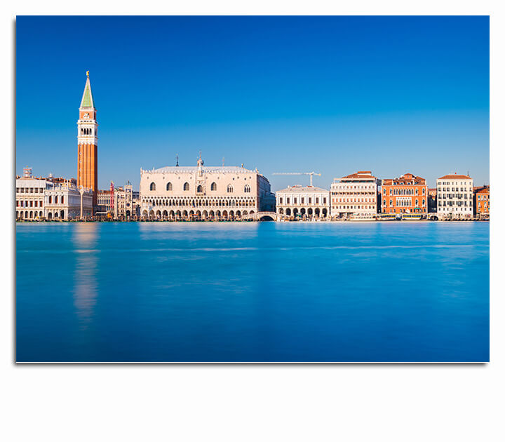 XMOCKUPs 0018 ML 0014 32094294 venice cityscape italy view of the san marco square AOAY3232