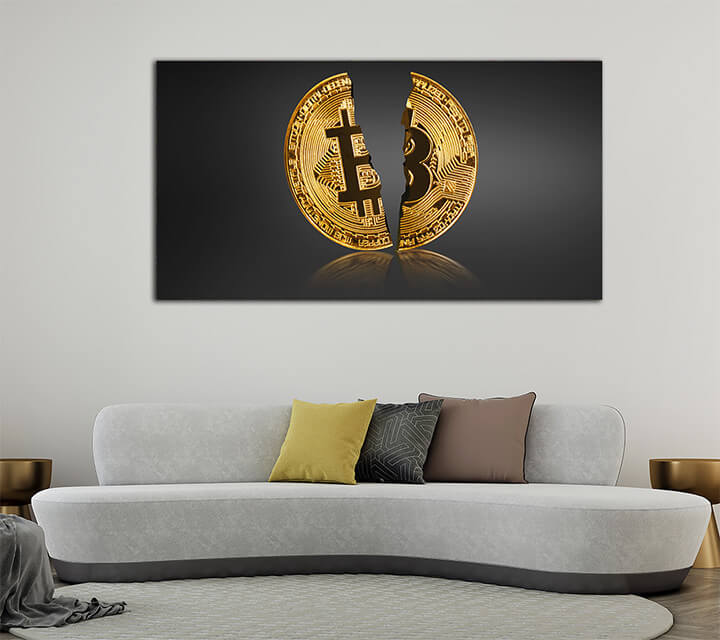 R10 0018 MP 0004 39023596 physical bitcoin virtual crypto currency coin blockchain technology AOAY3977