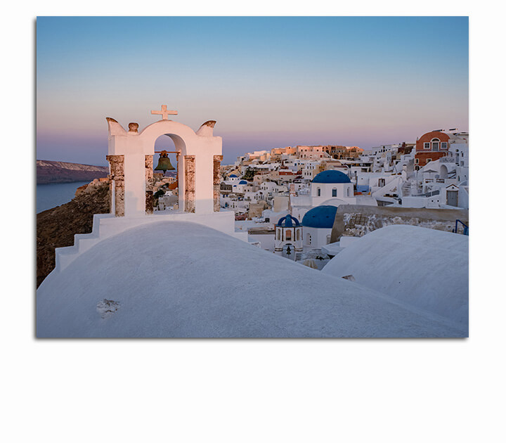 R1 0010 MP 0006 35470488 oia village santorini during sunset at the island of santorini greece AOAY3725