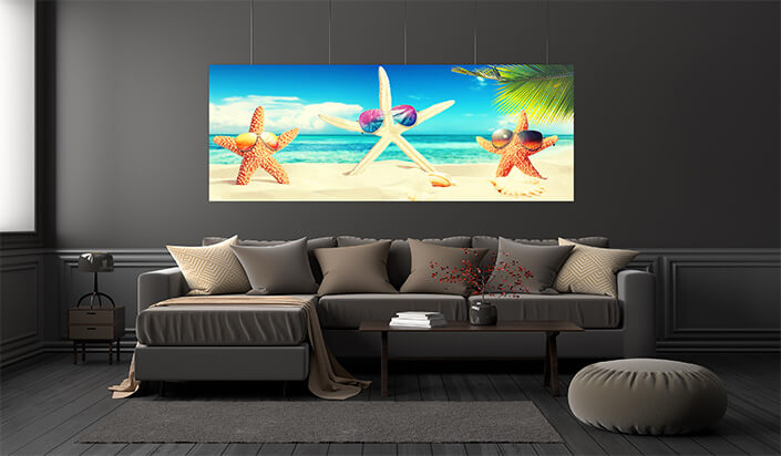 WEB01 0000 ML 0036 46944080 starfish with sunglases on the sunny beach summer holiday AOAY4424