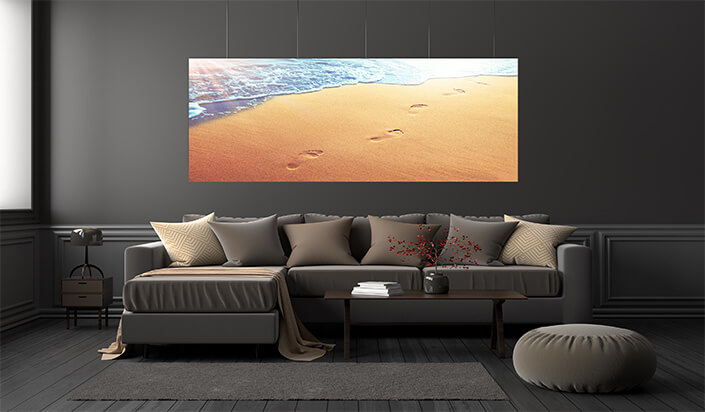 WEB01 0026 ML 0009 47273478 walking on the beach leaving footprints in the sand AOAY4453