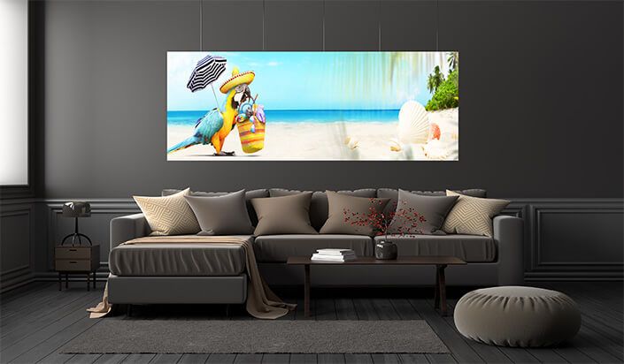 WEB01 0080 ML 0038 46943390 parrot in the sun on tropical beach summer holiday AOAY4422