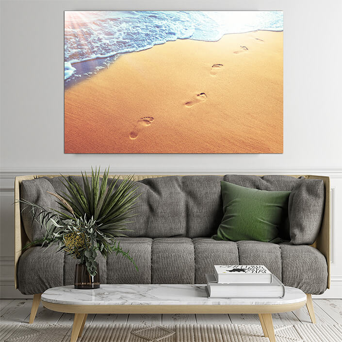 WEB02 0050 ML 0009 47273478 walking on the beach leaving footprints in the sand AOAY4453