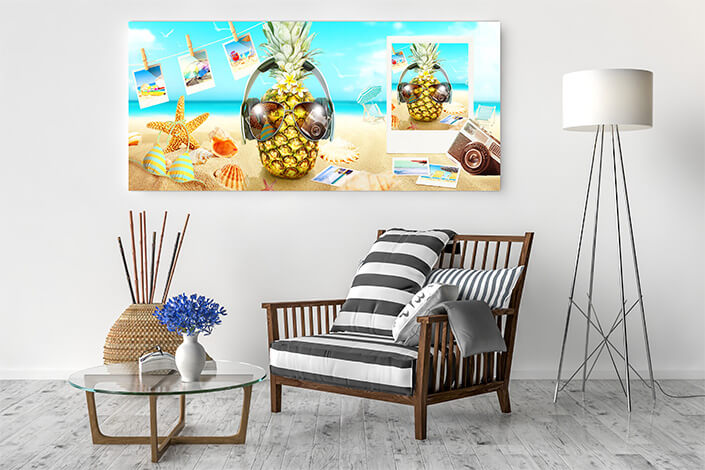 WEB04 0006 ML 0013 47159190 creative pineapple with sunglasses on summer AOAY4448