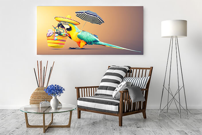 WEB04 0012 ML 0007 47273628 parrot in the sun on tropical beach summer holiday AOAY4908
