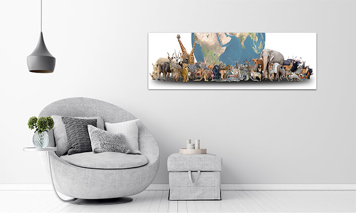 WEB05 0003 MP Panoramic 0004 18375064 animal of the world with planet earth AOAY3512