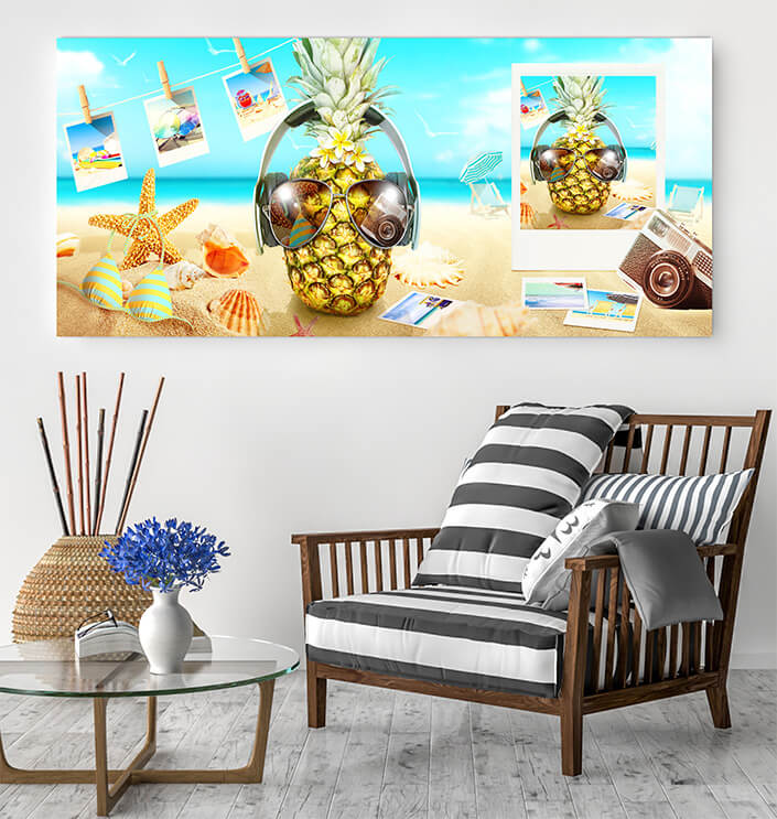 WEB05 0006 ML 0013 47159190 creative pineapple with sunglasses on summer AOAY4448