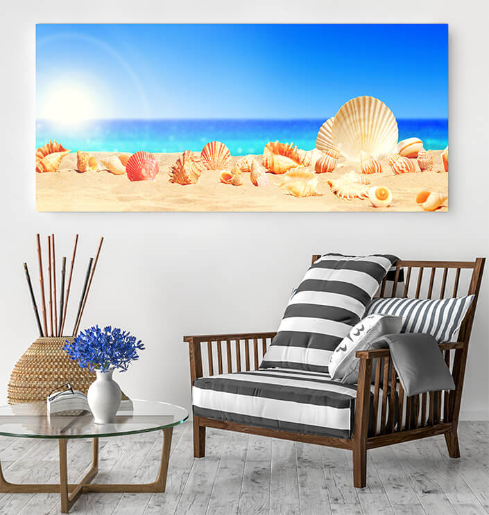 WEB05 0056 ML 0033 46944262 seashells on tropical beach summer holiday AOAY4427