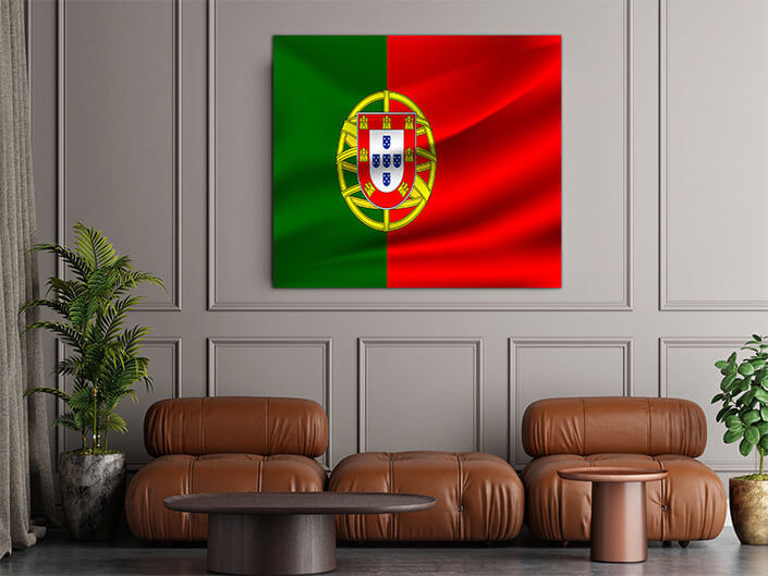 WEB02 0045 MP 0026 Portugal flag waving AOAY4096