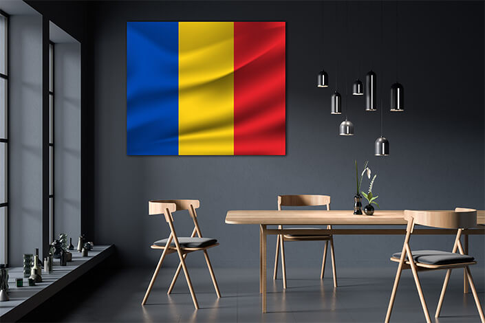 WEB03 0016 MP 0030 Romania flag waving AOAY4097