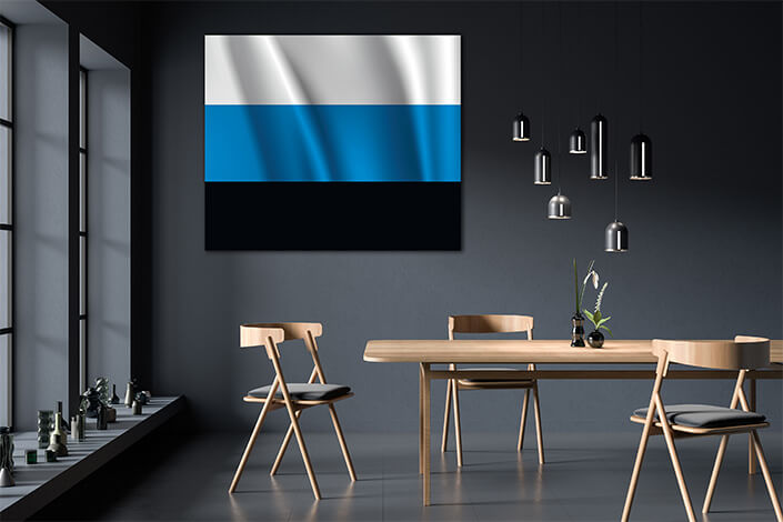 WEB03 0033 MP 0013 Estonia waving Flag AOAY4009