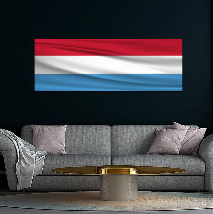 WEB04 0013 MP 0033 Luxemburg waving Flag AOAY4064