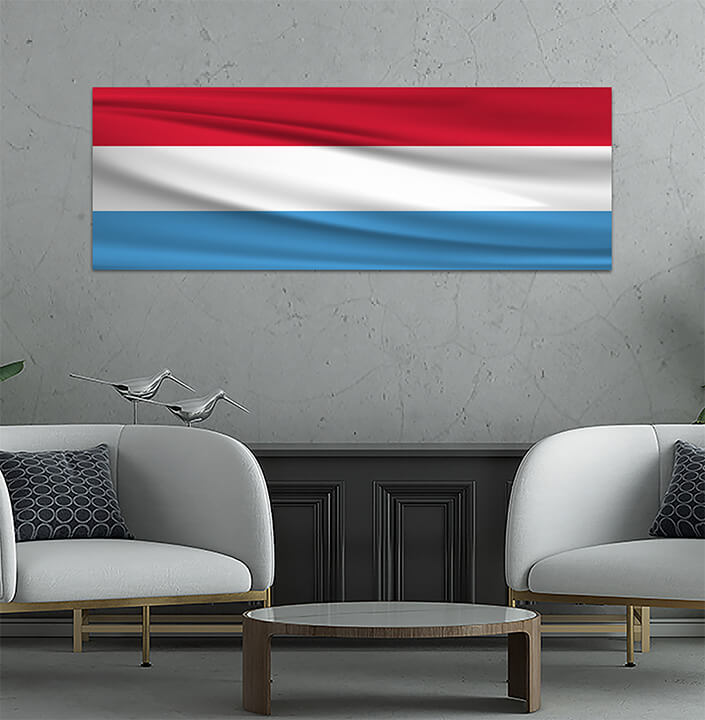 WEB05 0013 MP 0033 Luxemburg waving Flag AOAY4064