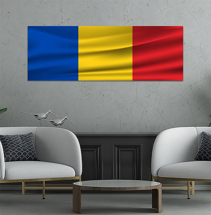 WEB05 0016 MP 0030 Romania flag waving AOAY4097
