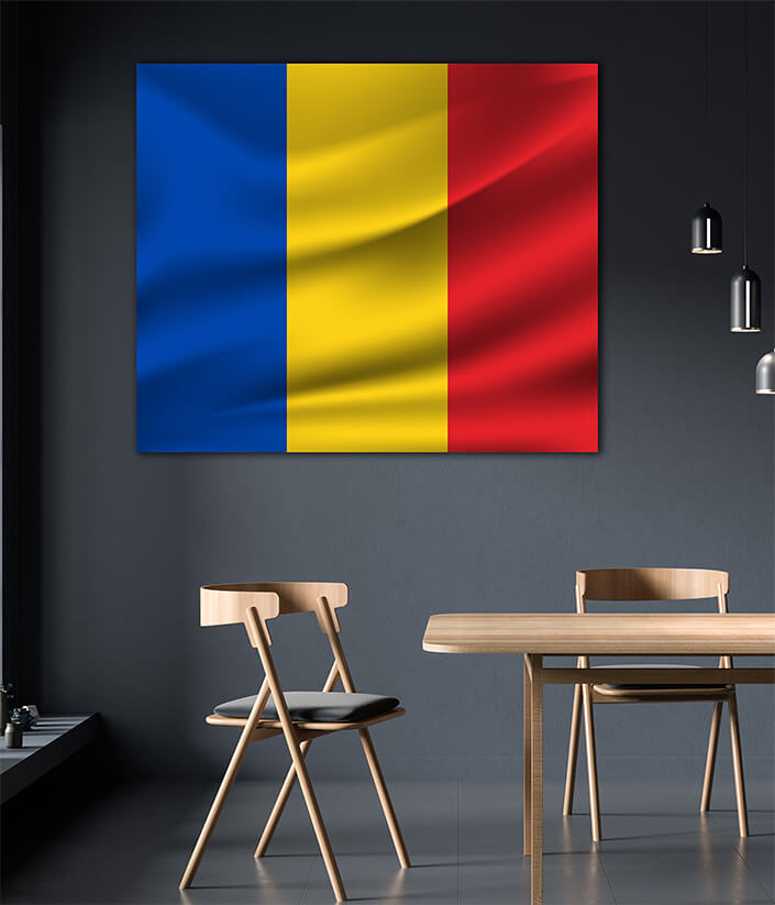 WEB06 0016 MP 0030 Romania flag waving AOAY4097