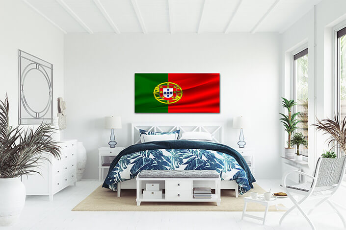 WEB07 0007 MP 0026 Portugal flag waving AOAY4096