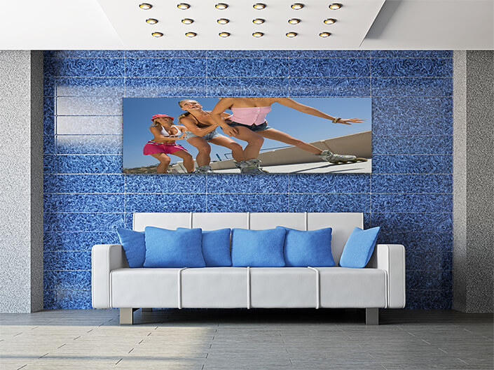 WEB002 0035 ML 0071 10125344 young women on rollerblaeds AOAY6272