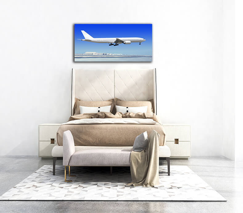 WEB005 0006 MP 0026 2855415 airplane is landing to runway AOAY5090