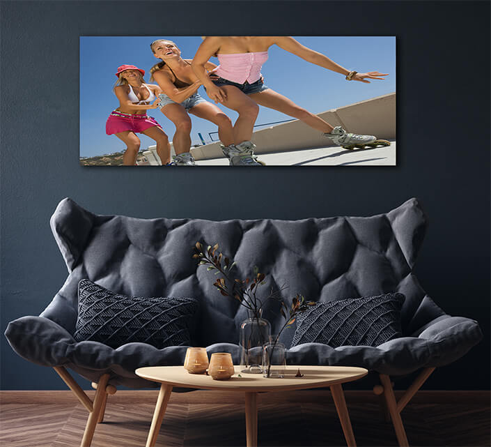 WEB005 0044 ML 0071 10125344 young women on rollerblaeds AOAY6272