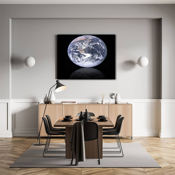 WEB008 0034 MS 0036 2620961 earth reflection AOAY5362