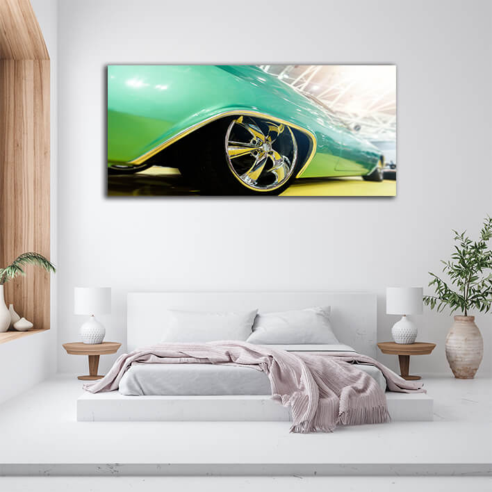 WEB002 0007 WEB001 0032 46105440 back of a green sport car AOAY5297