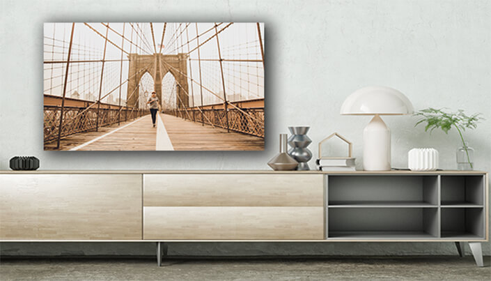 WEB002 0017 ML 0014 43981310 running on brooklyn bridge AOAY7392