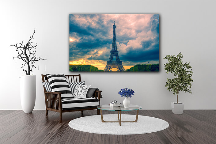 WEB003 0017 ML 0019 20541372 eiffel tower and clouds AOAY6126