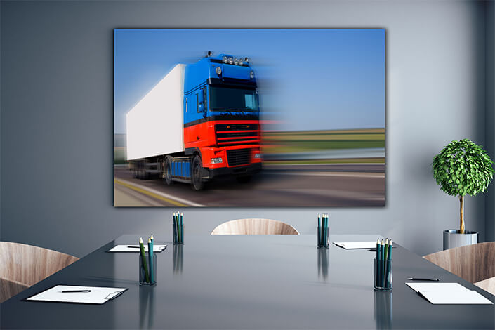 WEB004 0053 ML 0024 36538982 red blue truck AOAY6223