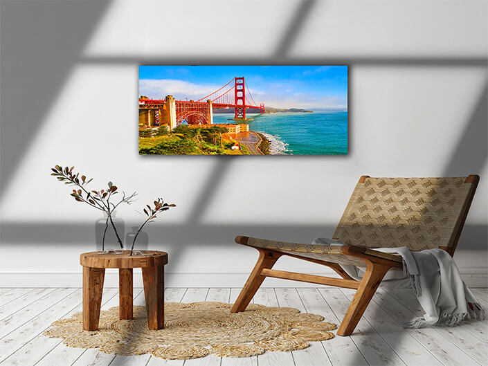 WEB005 0002 ML 0001 47115014 san franciscos iconic golden gate bridge on foggy morning AOAY6322